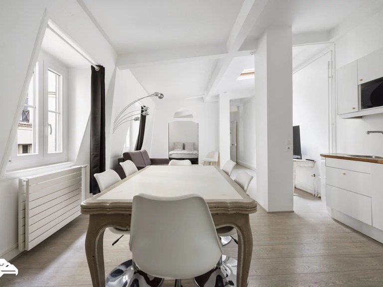 Apartment for Sale in 8th (golden Triangle - Parc Monceau), Golden Triangle - Trocadéro (8th - 16th) 3