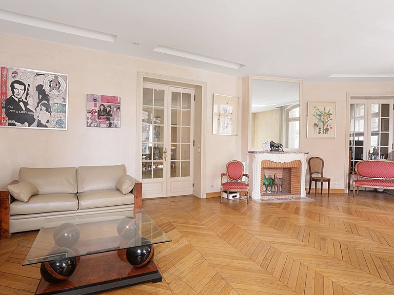 Apartment for Sale in 16th (trocadéro - Etoile - Passy), Golden Triangle - Trocadéro (8th - 16th) 4