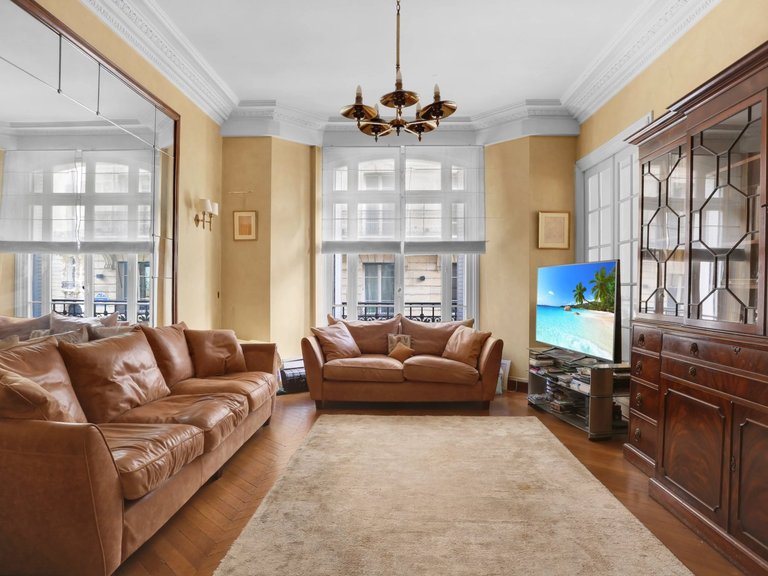 Apartment for Sale in 16th (trocadéro - Etoile - Passy), Golden Triangle - Trocadéro (8th - 16th) 6