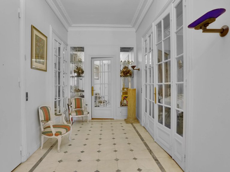 Apartment for Sale in 16th (trocadéro - Etoile - Passy), Golden Triangle - Trocadéro (8th - 16th) 7