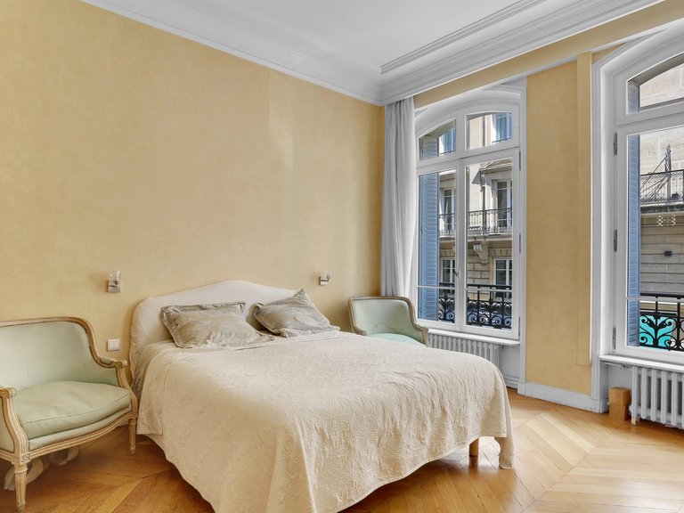 Apartment for Sale in 16th (trocadéro - Etoile - Passy), Golden Triangle - Trocadéro (8th - 16th) 9