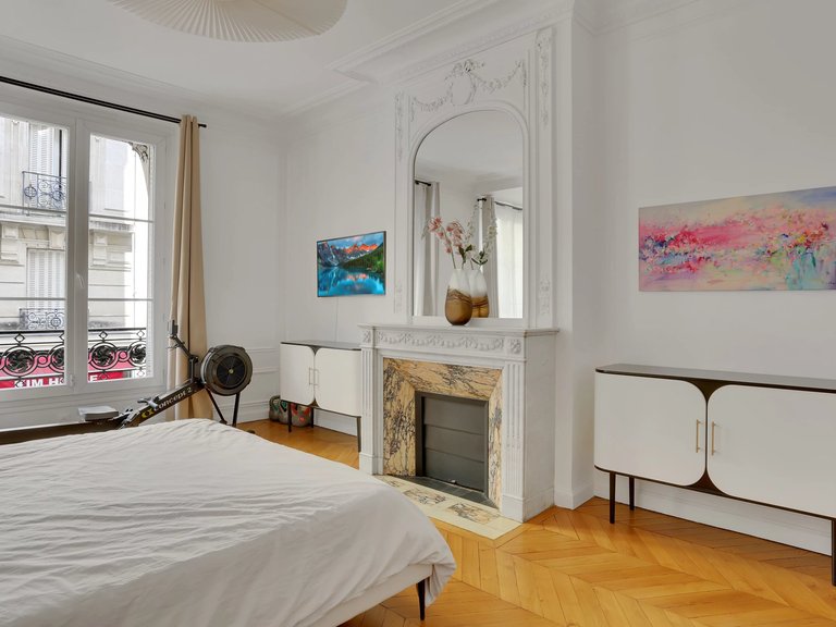 Apartment for Sale in 16th (trocadéro - Etoile - Passy), Golden Triangle - Trocadéro (8th - 16th) 10