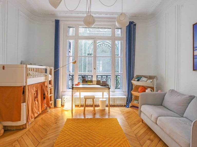 Apartment for Sale in 16th (trocadéro - Etoile - Passy), Golden Triangle - Trocadéro (8th - 16th) 11