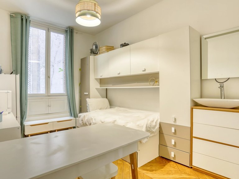 Apartment for Sale in 16th (trocadéro - Etoile - Passy), Golden Triangle - Trocadéro (8th - 16th) 12