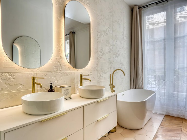 Apartment for Sale in 16th (trocadéro - Etoile - Passy), Golden Triangle - Trocadéro (8th - 16th) 13