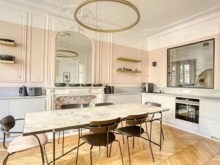 Apartment for Sale in 16th (trocadéro - Etoile - Passy), Golden Triangle - Trocadéro (8th - 16th) 4
