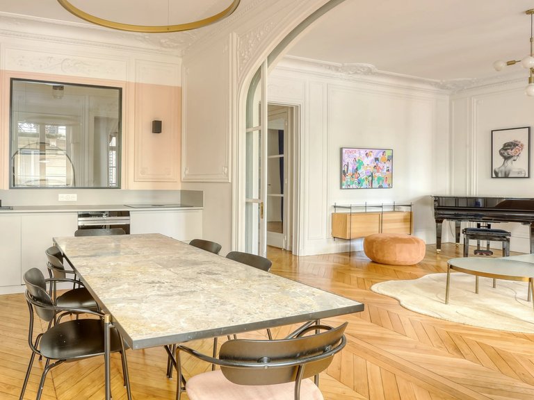 Apartment for Sale in 16th (trocadéro - Etoile - Passy), Golden Triangle - Trocadéro (8th - 16th) 5