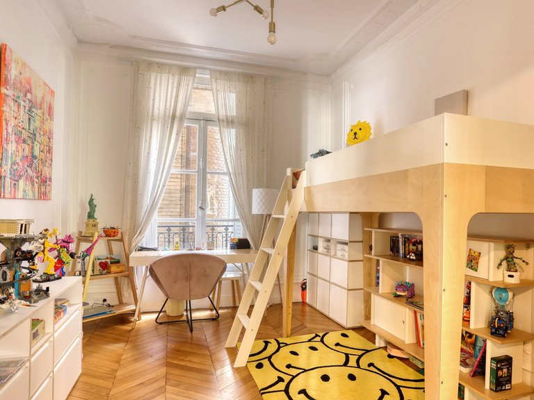 Apartment for Sale in 16th (trocadéro - Etoile - Passy), Golden Triangle - Trocadéro (8th - 16th) 7