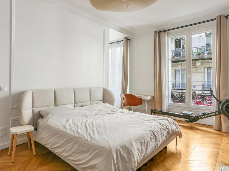 Apartment for Sale in 16th (trocadéro - Etoile - Passy), Golden Triangle - Trocadéro (8th - 16th) 9