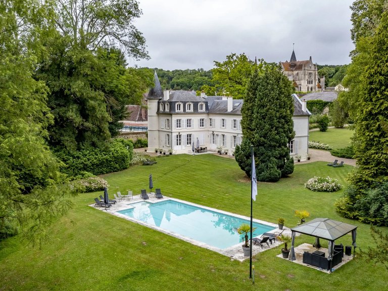 Castle/estate for Sale in Bury, Outside Paris (30 Km +) 3