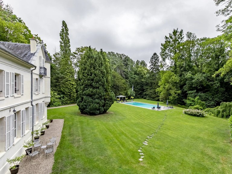 Castle/estate for Sale in Bury, Outside Paris (30 Km +) 4
