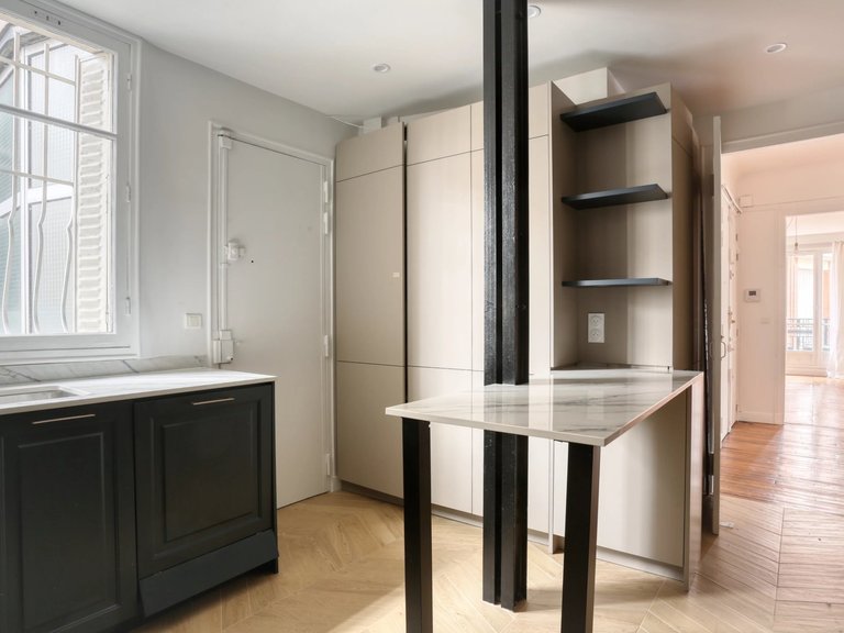 Apartment for Sale in 16th (trocadéro - Etoile - Passy), Golden Triangle - Trocadéro (8th - 16th) 11