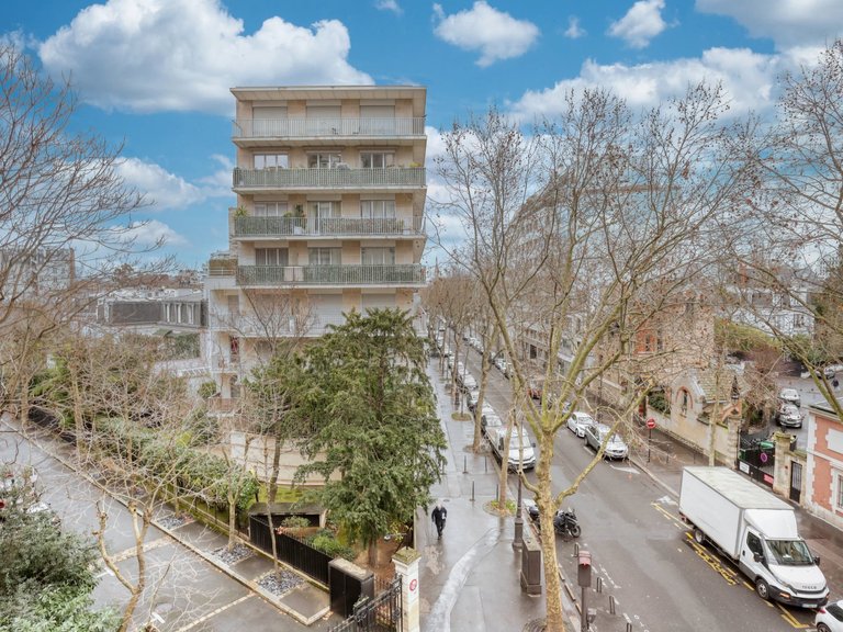 Apartment for Sale in 16th (trocadéro - Etoile - Passy), Golden Triangle - Trocadéro (8th - 16th) 15