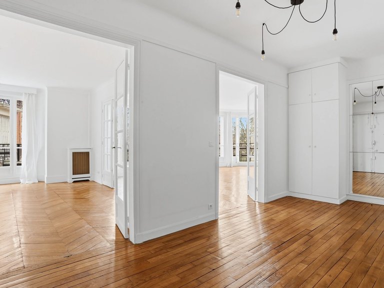 Apartment for Sale in 16th (trocadéro - Etoile - Passy), Golden Triangle - Trocadéro (8th - 16th) 5