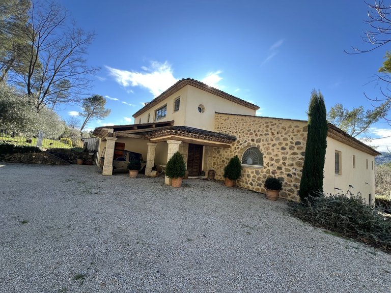 Villa for Sale in Fayence, Var Countryside (fayence, Lorgues, Cotignac) 11