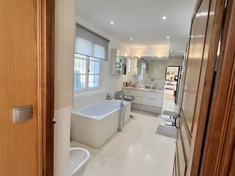 Villa for Sale in Fayence, Var Countryside (fayence, Lorgues, Cotignac) 20