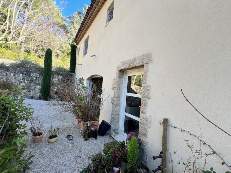 Villa for Sale in Fayence, Var Countryside (fayence, Lorgues, Cotignac) 15
