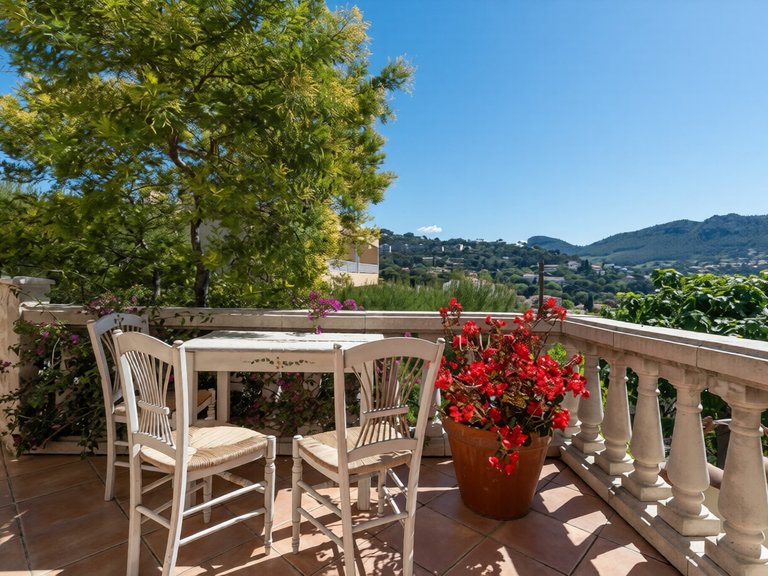 Villa for Sale in Cassis, Provence Coast (cassis To Cavalaire) 2