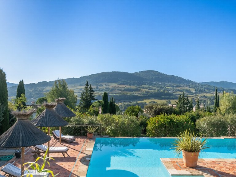 Villa for Sale in La Cadiere D Azur, Provence Coast (cassis To Cavalaire) 1