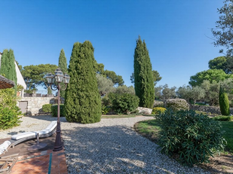 Villa for Sale in La Cadiere D Azur, Provence Coast (cassis To Cavalaire) 18