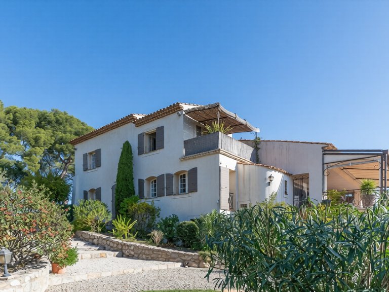 Villa for Sale in La Cadiere D Azur, Provence Coast (cassis To Cavalaire) 5
