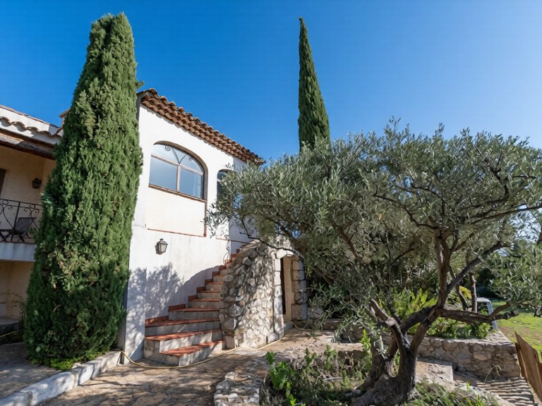 Villa for Sale in La Cadiere D Azur, Provence Coast (cassis To Cavalaire) 15