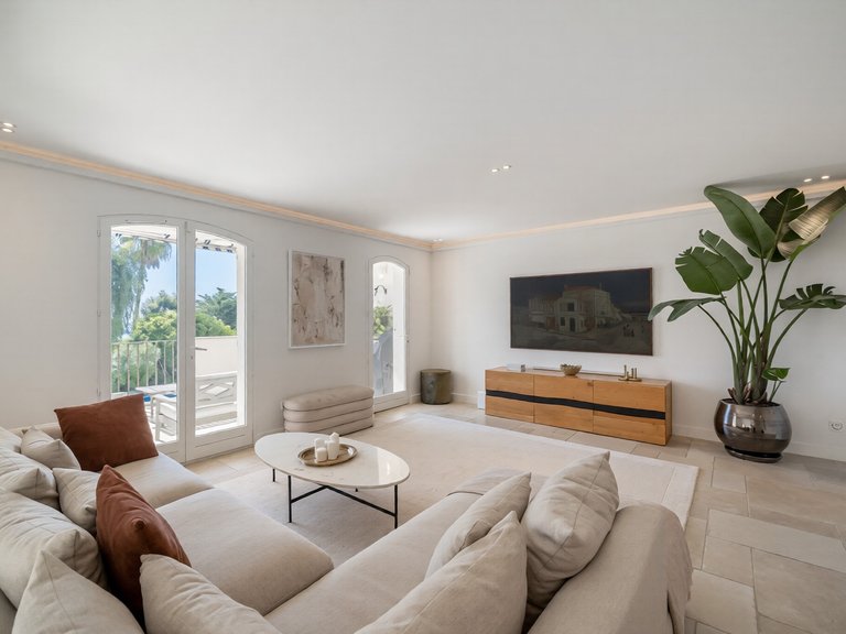 Villa for Sale in Cannes, Cannes Area 4