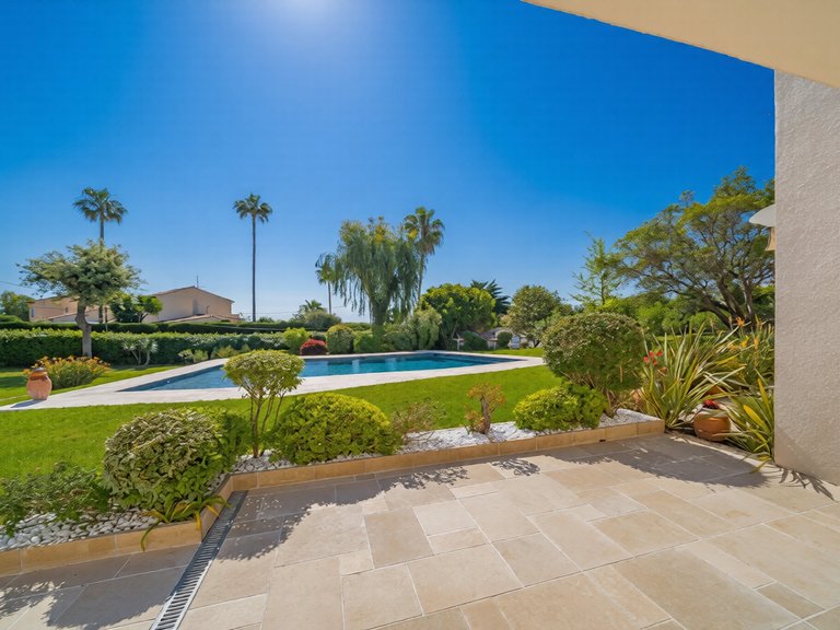 Villa for Sale in Cannes, Cannes Area 9