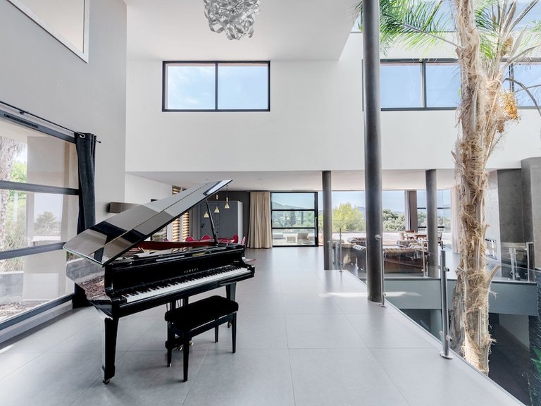 Villa for Sale in La Cadiere D Azur, Provence Coast (cassis To Cavalaire) 4