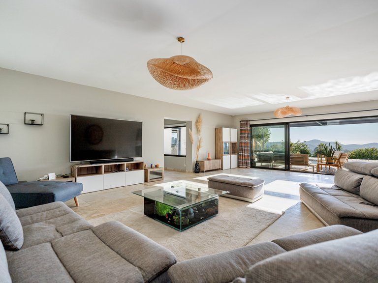 Villa for Sale in La Cadiere D Azur, Provence Coast (cassis To Cavalaire) 7