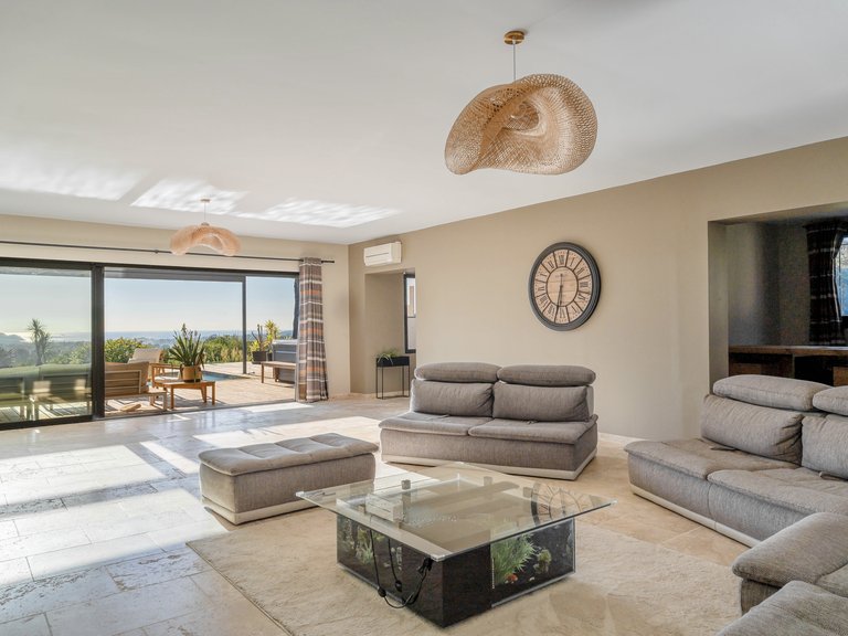 Villa for Sale in La Cadiere D Azur, Provence Coast (cassis To Cavalaire) 8