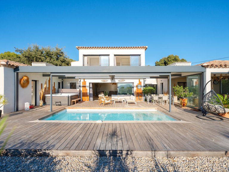 Villa for Sale in La Cadiere D Azur, Provence Coast (cassis To Cavalaire) 4