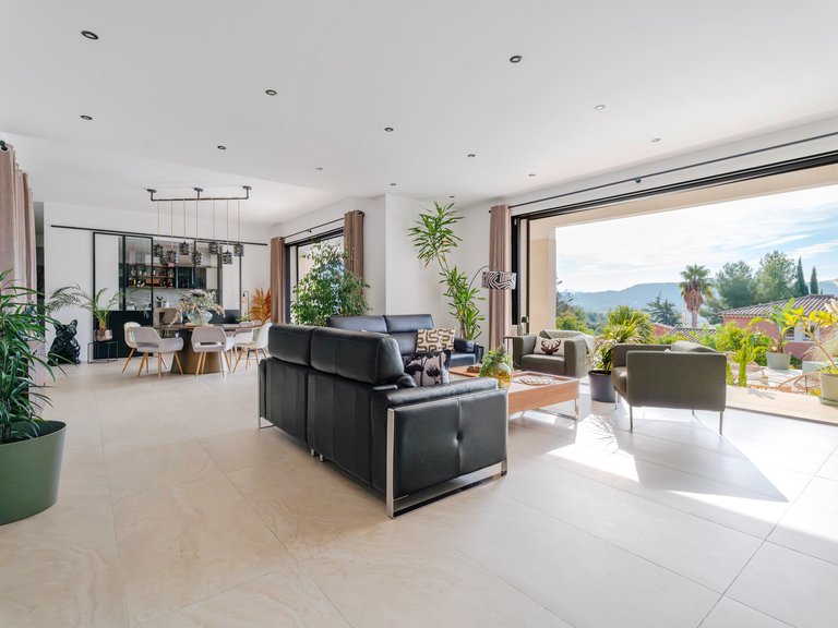 Villa for Sale in La Cadiere D Azur, Provence Coast (cassis To Cavalaire) 5