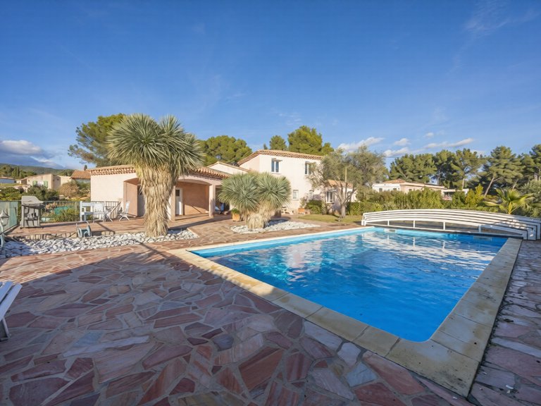Villa for Sale in La Cadiere D Azur, Provence Coast (cassis To Cavalaire) 1