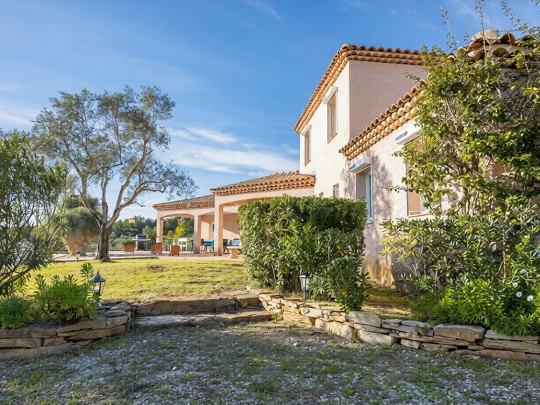 Villa for Sale in La Cadiere D Azur, Provence Coast (cassis To Cavalaire) 7