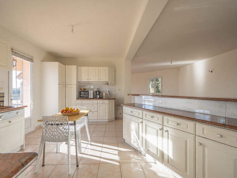 Villa for Sale in La Cadiere D Azur, Provence Coast (cassis To Cavalaire) 3