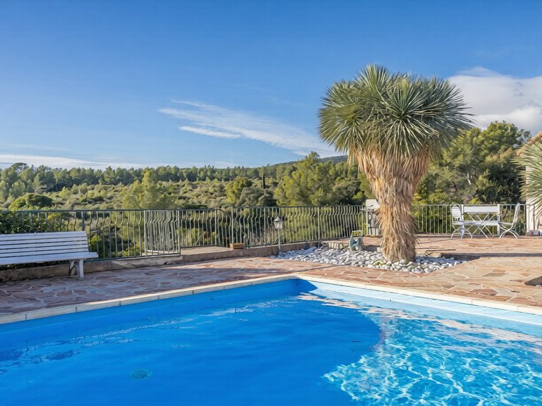 Villa for Sale in La Cadiere D Azur, Provence Coast (cassis To Cavalaire) 8