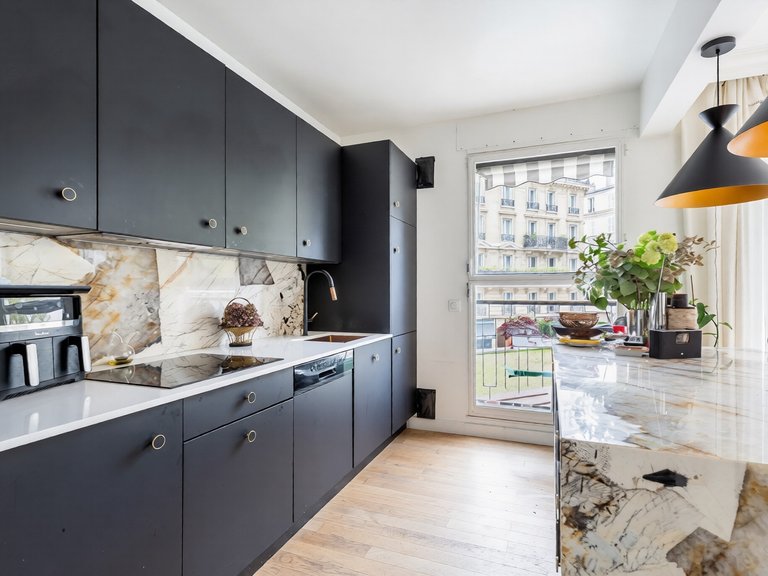 Apartment for Sale in 16th (trocadéro - Etoile - Passy), Golden Triangle - Trocadéro (8th - 16th) 11
