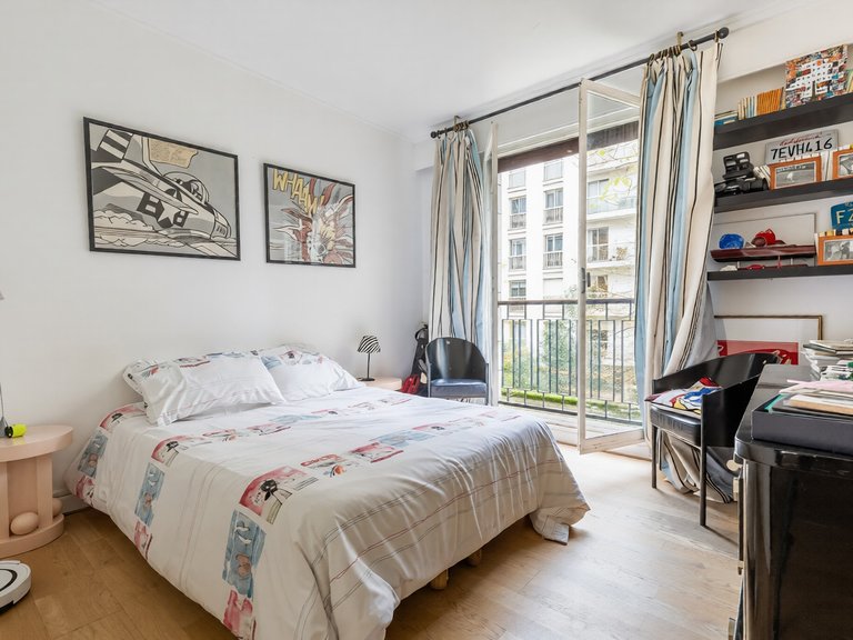 Apartment for Sale in 16th (trocadéro - Etoile - Passy), Golden Triangle - Trocadéro (8th - 16th) 8