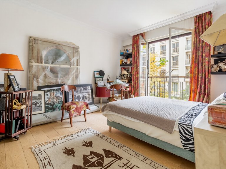 Apartment for Sale in 16th (trocadéro - Etoile - Passy), Golden Triangle - Trocadéro (8th - 16th) 9