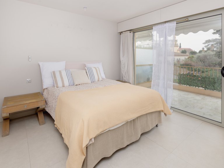 Apartment for Sale in Cannes, Cannes Area 12