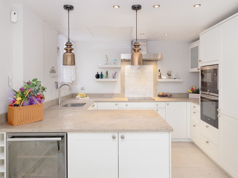 Apartment for Sale in Cannes, Cannes Area 4