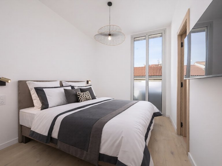Apartment for Sale in Cannes, Cannes Area 8