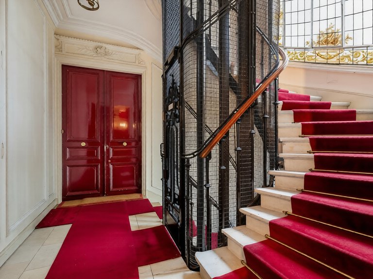 Apartment for Sale in 16th (trocadéro - Etoile - Passy), Golden Triangle - Trocadéro (8th - 16th) 11