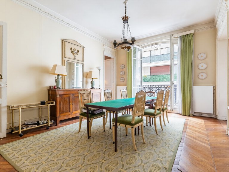 Apartment for Sale in 16th (trocadéro - Etoile - Passy), Golden Triangle - Trocadéro (8th - 16th) 3