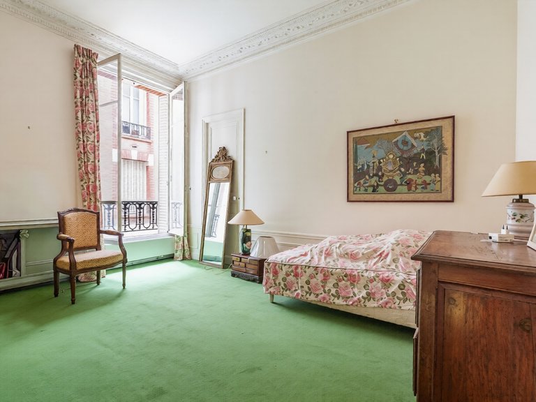 Apartment for Sale in 16th (trocadéro - Etoile - Passy), Golden Triangle - Trocadéro (8th - 16th) 9