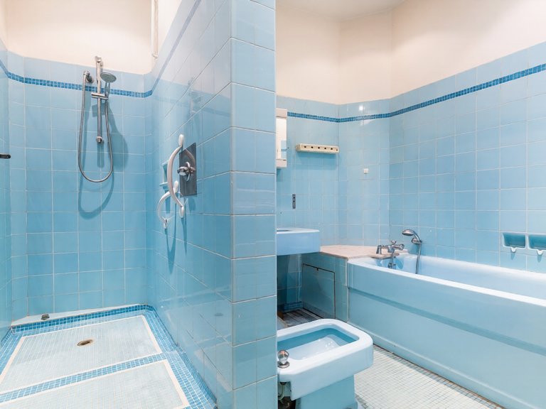 Apartment for Sale in 16th (trocadéro - Etoile - Passy), Golden Triangle - Trocadéro (8th - 16th) 10