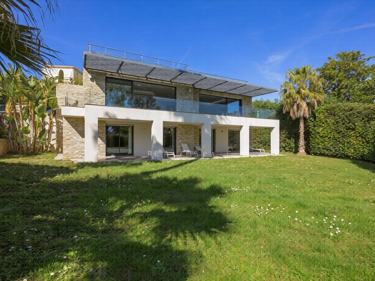 Villa for Sale in Cannes, Cannes Area 1