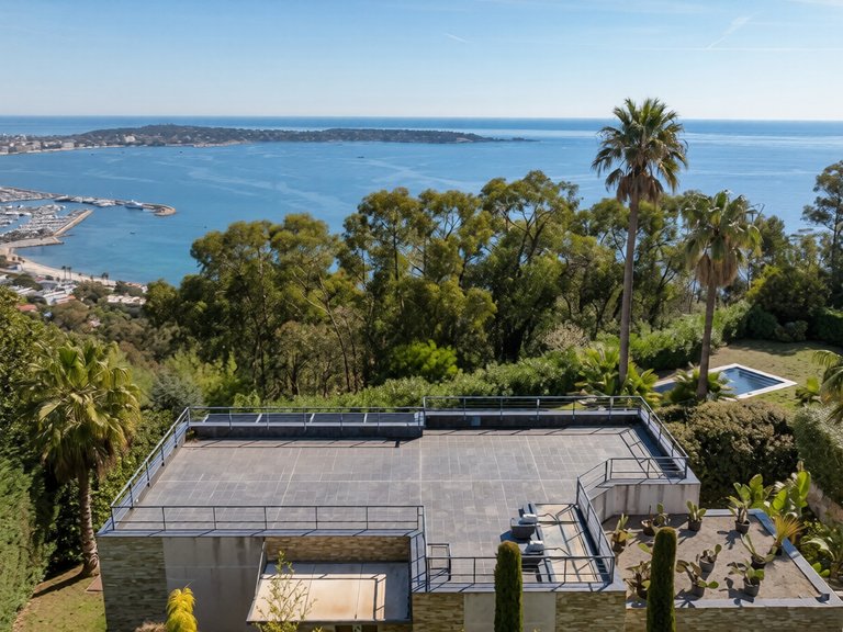 Villa for Sale in Cannes, Cannes Area 3