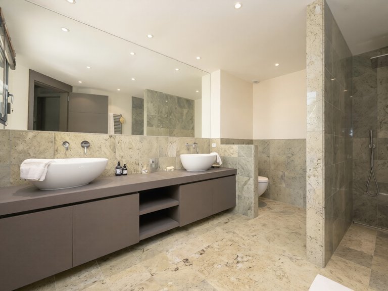 Villa for Sale in Cannes, Cannes Area 8